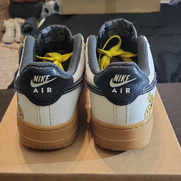 Nike Air Force 1 Low '07 LV8 Go The Extra Smile (2021) (GS) Boy 5Y Girl 6.5 EUC - Picture 5 of 9